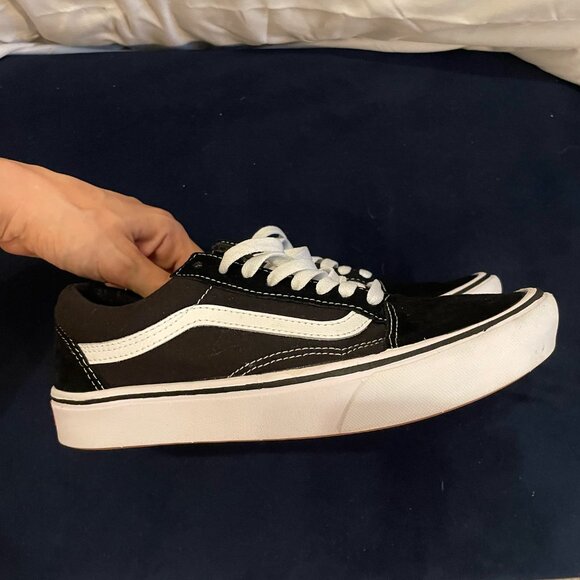Vans Black and White Sneakers - Picture 4 of 9
